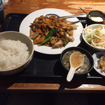 えん弥 - 鶏黒胡椒炒め定食