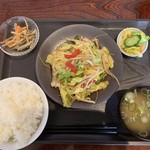 Shou fuku - 肉野菜炒め定食(600円)