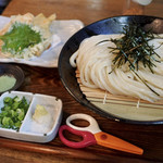 うどん 色彩 - 