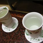 高湯温泉 ひげの家 - （夕食）別注文で日本酒を2種類（奥の松と飛露喜）
