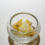 レストラン オオツ - 2019.4 液体窒素で作るパイナップルの即席シャーベット ゴールドキウイ乗せ