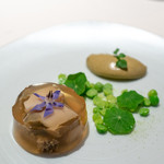 レストラン オオツ - 2019.4 丹後半島蒸しアワビのゼリー寄せ 蒸した肝のムース イタリア産グリンピース ナスタチウム