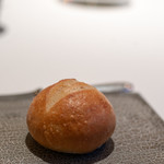 レストラン オオツ - 2019.4 フランス産小麦粉の自家製パンとフランス産バター（おかわり自由）