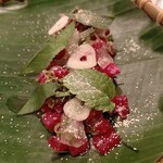 Celadon - ②生の和牛、アロエ、私たちの庭からの新鮮ハーブ入りサラダ