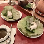 Celadon - ⑤バナナの葉で蒸したギンダラ、北部スタイルの蟹のペースト、新鮮なハーブ