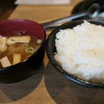 Mindon - （2019/3月）ランチ焼肉定食の味噌汁とご飯