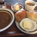 進々堂 - カレーとパンのセット