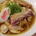 麺屋 六感堂 - 中華そば 金（醤油）＋シャポーン鶏ももタタキ増し