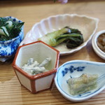 柚木元 - ツワブキ胡麻味噌和え、タラの芽南蛮、のびる酢味噌、わらび白和え、山ウドきんぴら