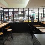 ル・プチメック - 店内（イートインスペース）