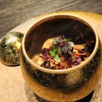 L'EAU - 江戸前穴子　菊芋のチップ　桜チップの瞬間燻製