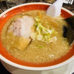 完熟らーめん 本丸 - 黒丸らーめん（680円）