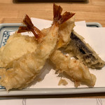 Tempura Shinjuku Tsuna Hachi - 海老・茄子・新玉葱・南瓜