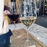 L’ENOTECA - 手前が Franciacorta Extra B、奥が Grignolino d'Asti