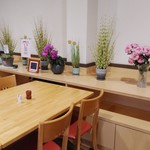 めん茶房 さえずり - 店内