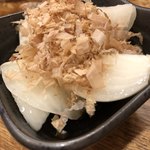 Yakitori Sengoku Ya - 新玉ねぎ浅漬け。