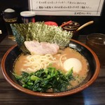 横浜家系らーめん 武術家 - デフォルトラーメン税込み680円+いつもの味玉サービス有難うございます！