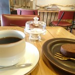 ンゴロンゴロ コーヒー - 注文したブレンド珈琲とケーキ