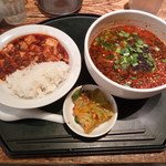 雪梅花 - 担々麺と丼
