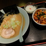 Toshe - “ラーメン+ミニマーボー豆腐丼”