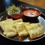 インドネパールダイニングカフェ ムナール - チーズナン
