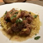 ペペロッソ - 牛肉の煮込みとサフラン風味のライス
