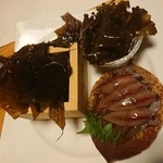 酒肴 新屋敷 - ワカメとめかぶとホタルイカ