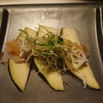酒肴 新屋敷 - 水ナス 水菜としらすのっけ おろし大根のってる