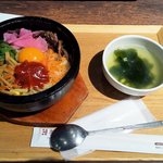 韓美膳 - スープが付いた「石焼ビビンバ 」