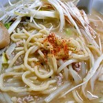 喜八 - ねぎみそチャーシューメン（七味唐辛子をふって）