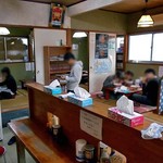 喜八 - カウンター席 ＆ 小上がり座卓席