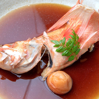 【銀平名物】水と醤油のみで炊いた煮魚。