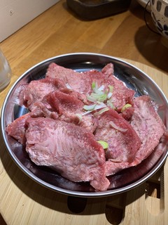 h Yakiniku gaxtsuttsu - 牛タン 980円税抜