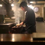 焼き鳥 とりら - 焼く