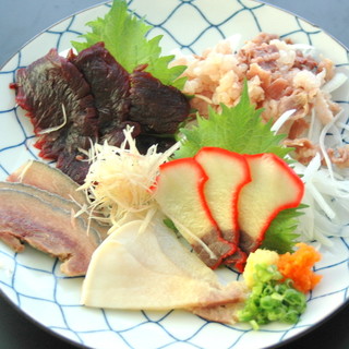 아라, 고래, 갓 조림… 나가사키현 “향”의 요리를 받는~정평 메뉴~