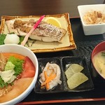 十勝ダイニングバル チャンコ長 - 焼き魚定食 800円 ミニ漬け丼プラス200円(税込)