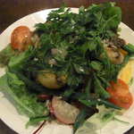 牡蠣のムニエルとスモークサーモンのサラダ