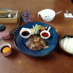 神戸ハンバーグウエスト - ビーフハンバーグステーキセット1680円
      ライス(大盛り無料)スープがつきます