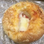 パン小屋Hutte - 焼きチーズカレーパン