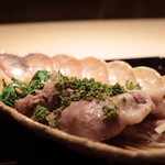 富小路 やま岸 - 京都牛と花山椒、白葱、うど