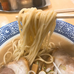 長州ラーメン万龍軒 - 【2019年01月】半チャーハンらー麺＠1,060円、麺アップ。