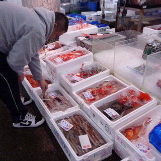 産直の魚介＆市場へ買出し