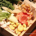 Koube gyuu matsuzakaushi ittou gaiginza shabuki - しゃぶしゃぶ野菜
      旬な野菜、珍しいキノコ20種類