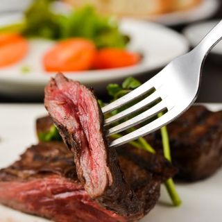 ランチ 前菜盛合せと野菜などしっかり スープ付 超 熟成牛のステーキ 贅沢ランチコース 全7品 5000円 ステーキハウス 听 銀座店 ポンド 東銀座 ステーキ 食べログ