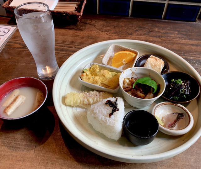 居酒屋 虎丸 （izakaya TORAMARU 【旧店名：ナチュラルダイニング