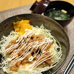 Kissa Kyuujitsu No Asa - 豚肉の甘辛炒め丼