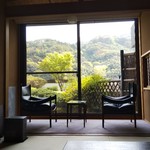 ふきや - 新緑の庭園を臨む