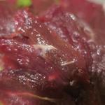 酒菜坊 橋蔵 - くじら刺＆大山地鶏レバ刺　ズームアップ