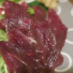 酒菜坊 橋蔵 - くじら刺＆大山地鶏レバ刺　ズームアップ