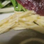 酒菜坊 橋蔵 - くじら刺＆大山地鶏レバ刺　ズームアップ